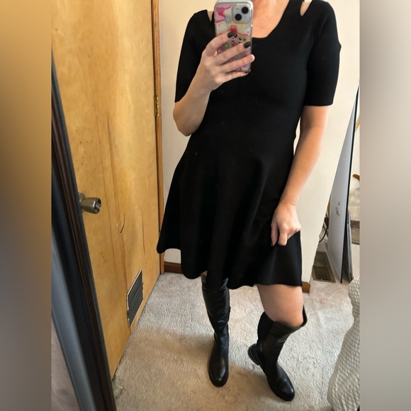 Milly Black Knit Cutout Short Sleeve Swing Dress - Picture 6 of 12